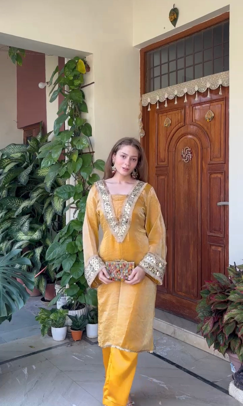 Sona Tissue Kurta With Silk Pants