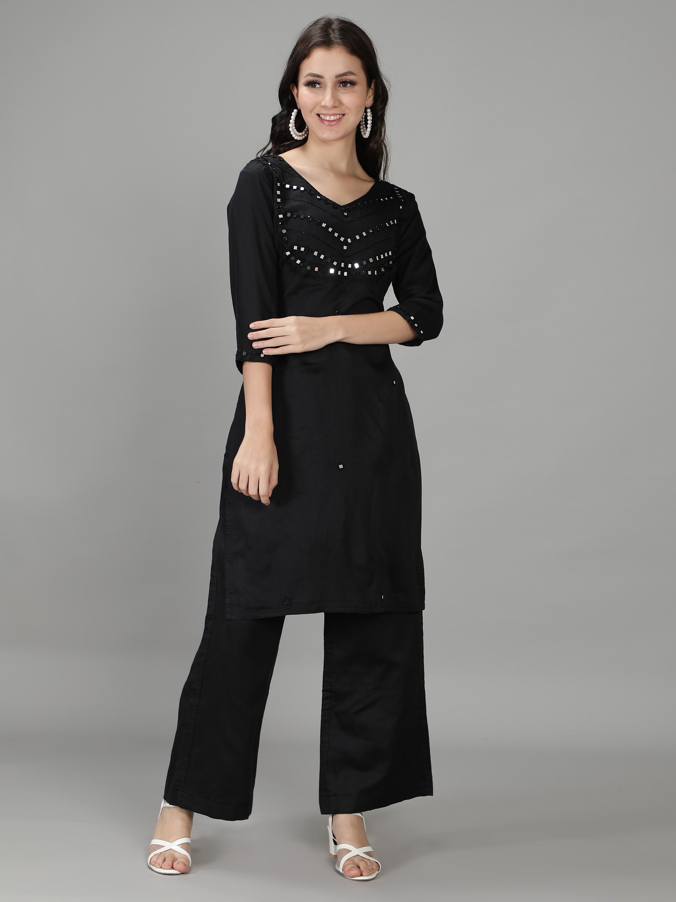 ‘Mehvish’ Mirror Embroidered Suit Set