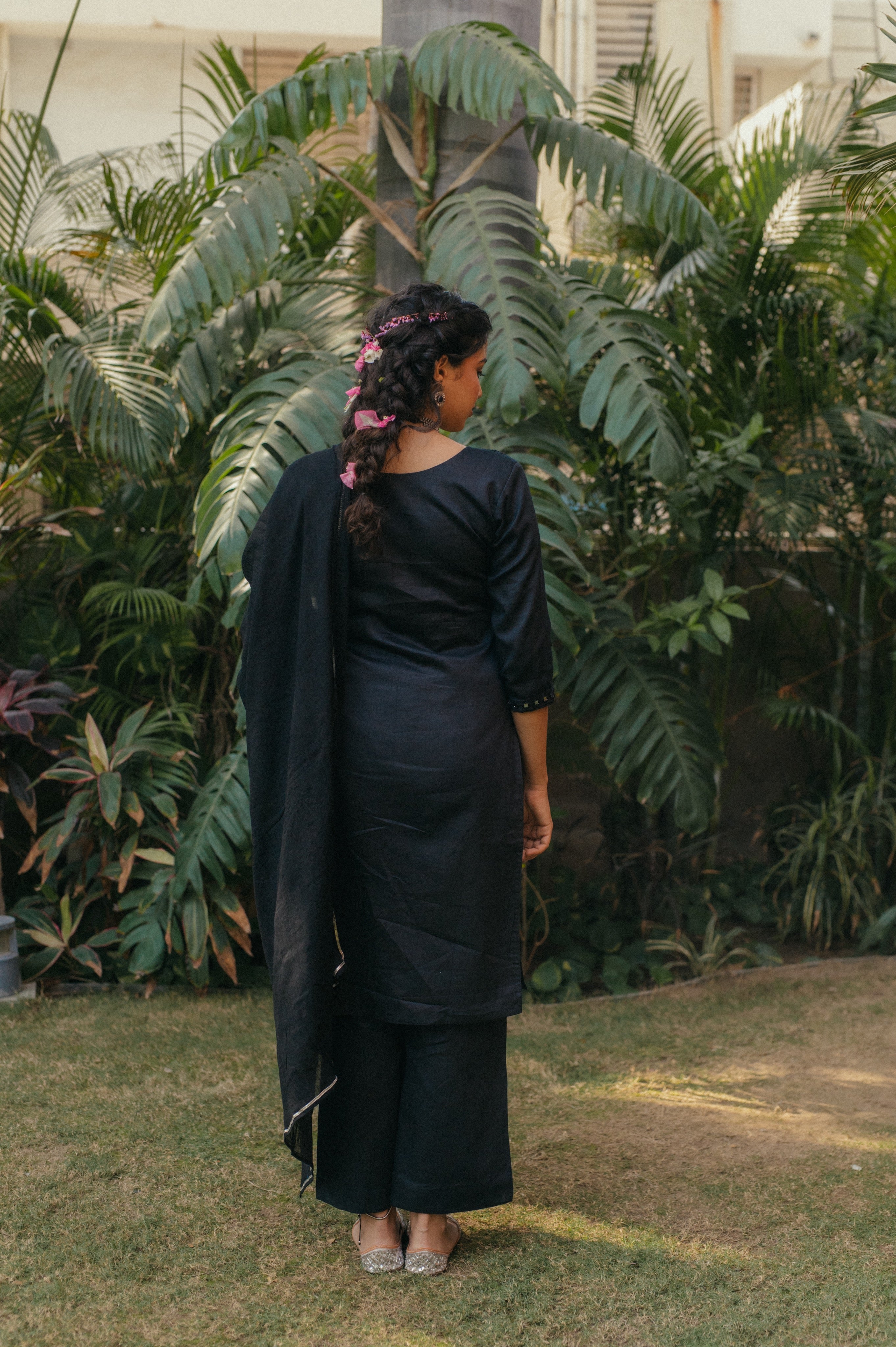 ‘Mehvish’ Mirror Embroidered Suit Set