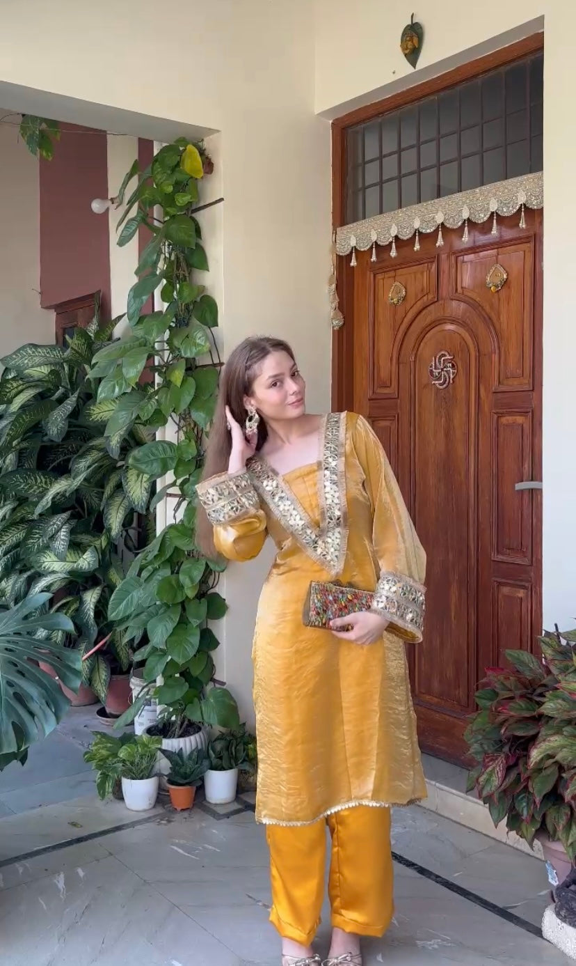 Sona Tissue Kurta With Silk Pants