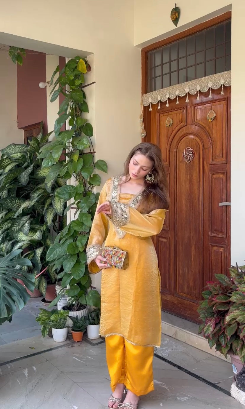 Sona Tissue Kurta With Silk Pants