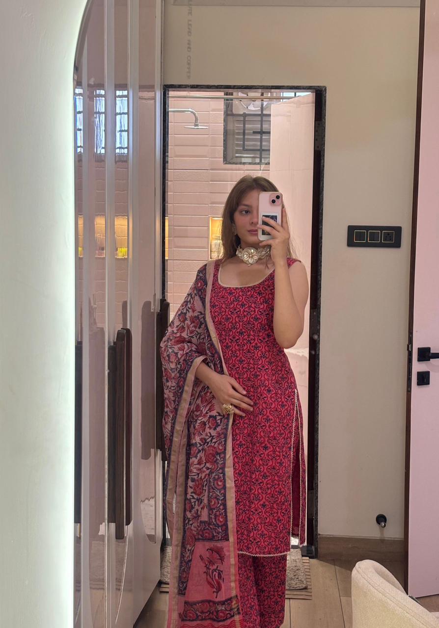 Gul Straight Kurta Pant Set